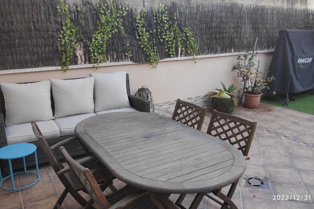 Precioso Apartamento Con Magnifico Patio. 산트 펠리우 데 요브레가트 외부 사진